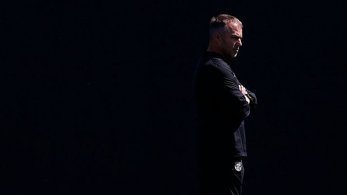 Flick se queja de los horarios de Liga: "No tienen ni idea de los que significa para los jugadores"