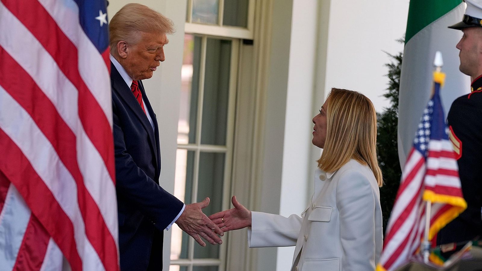 Trump y Meloni mantienen una reunión cordial en Washington, con la guerra comercial como telón de fondo