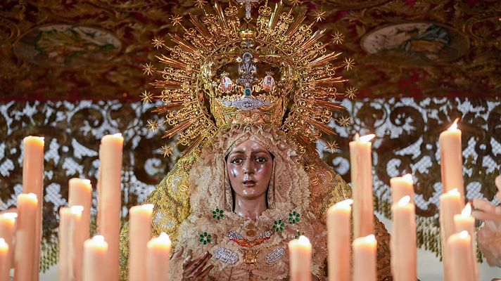 Telediario 1 - Vuelve la Madrugá a la Semana Santa de Sevilla después de un 2024 pasado por agua