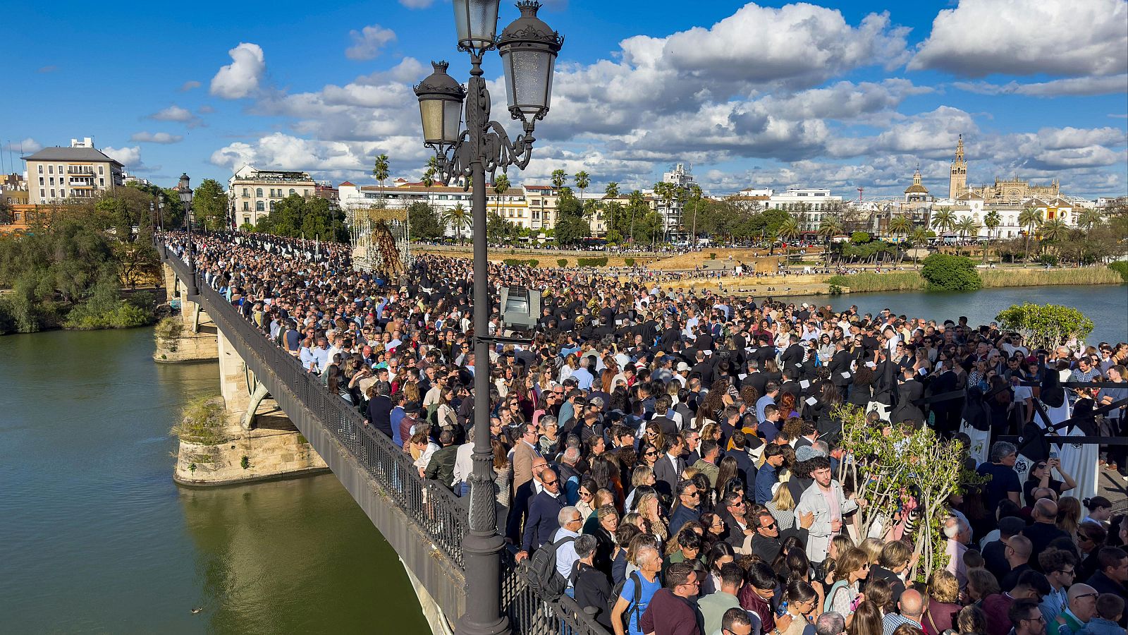 Informativo 24 horas - 20h - 18/04/25 - ver ahora