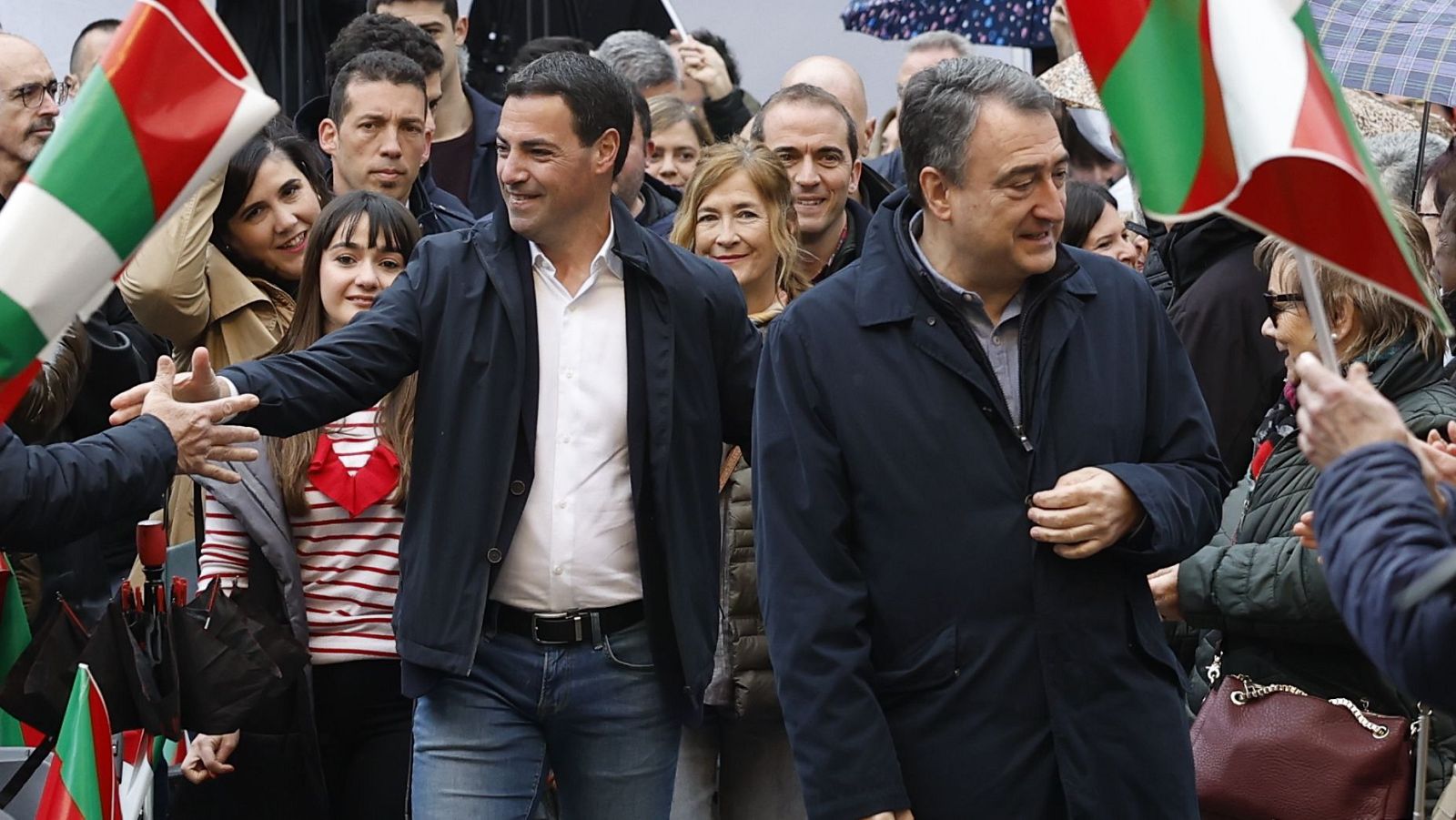 Pradales pide ampliar el autogobierno vasco en su primer Aberri Eguna | Ver