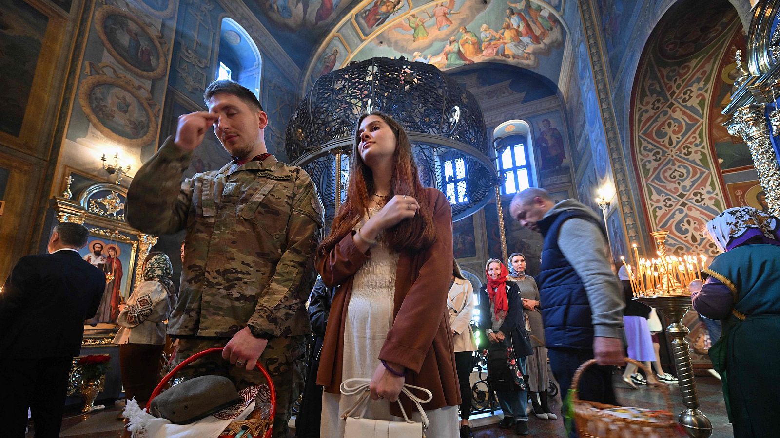 Rusia y Ucrania se acusan mutuamente de romper la tregua de Pascua | Ver