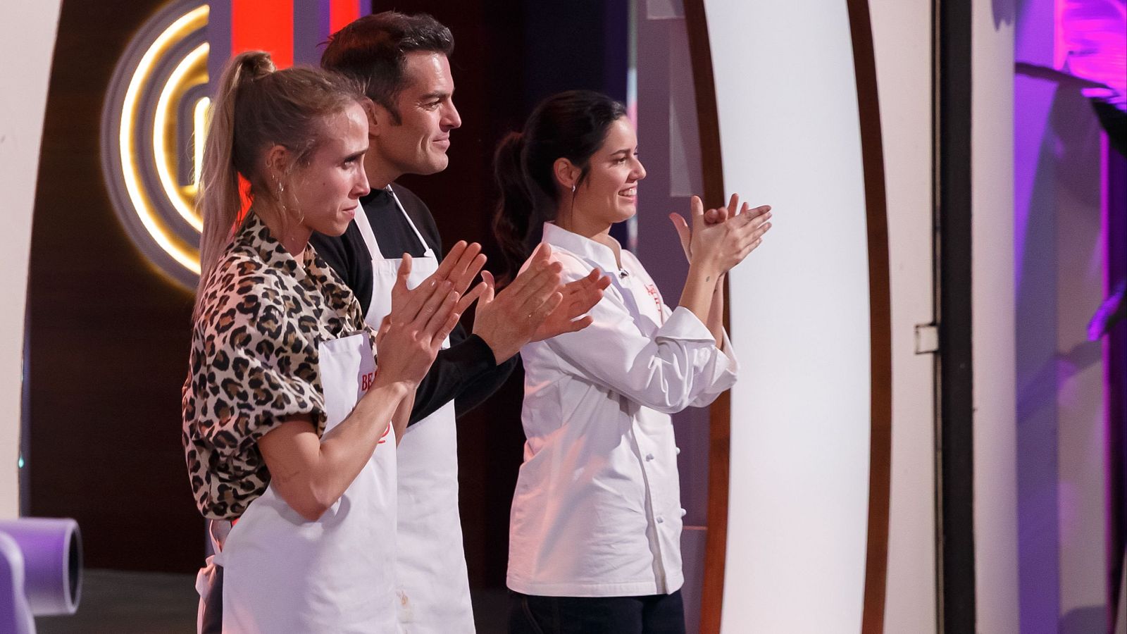 Ángela gana el pin de la inmunidad frente a Bea e Ismael - MasterChef | Ver