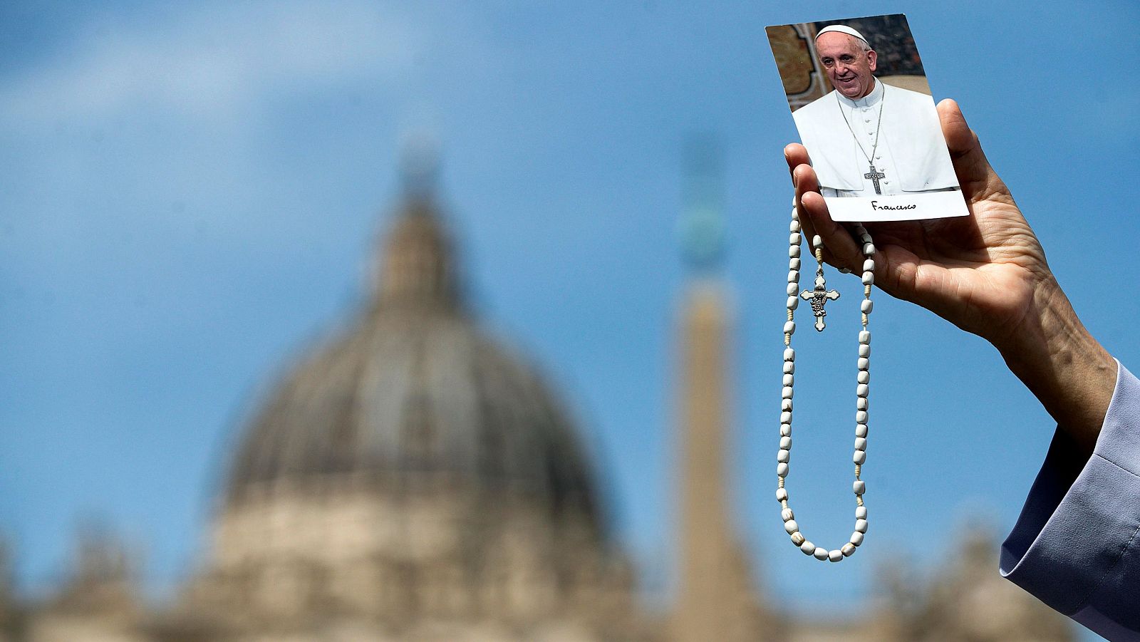 El papa vivió en España, entre 1970 y 1971, recién nombrado sacerdote - Especiales informativos | Ver