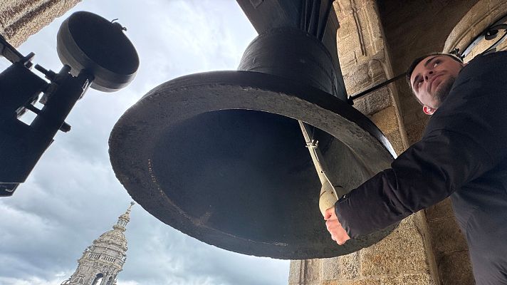 Telediario 1 - Las campanas tañen en toda España por la muerte del papa