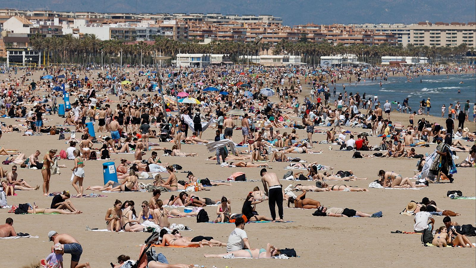 Una Semana Santa con récord de turistas - Telediario 1 | Ver