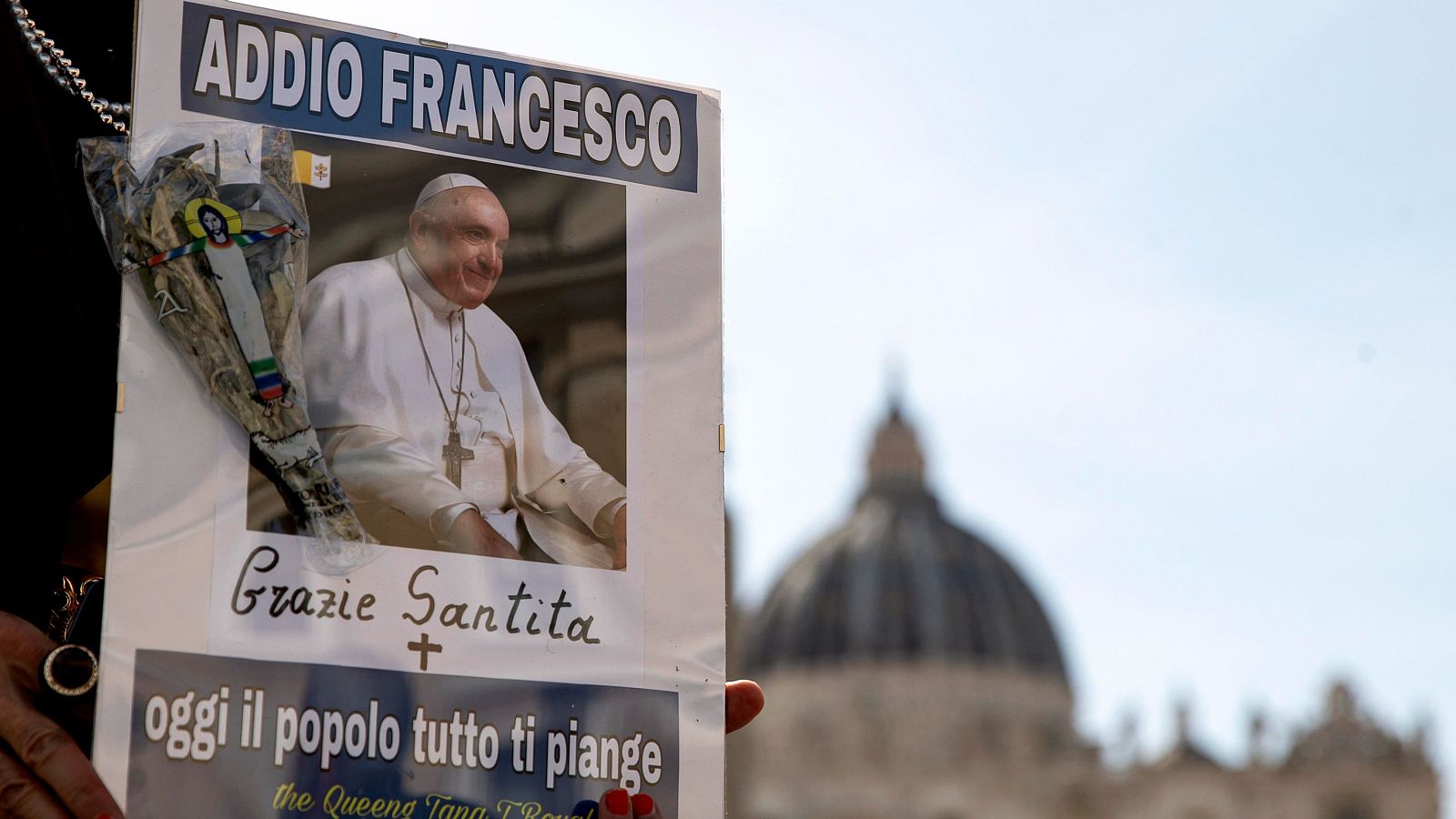 TVE repasa la vida del papa Francisco en un Telediario 2 especial - Telediario 2 | Ver