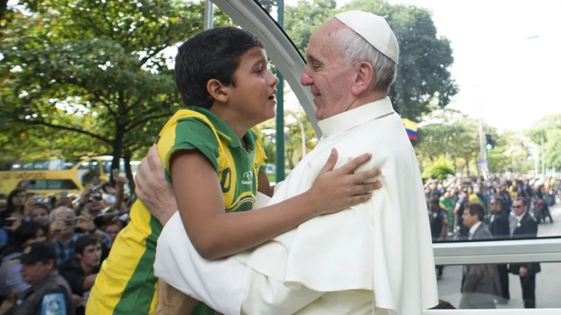 La figura del papa Francisco en Latinoamérica: implicado en crisis político-sociales, lucha contra los abusos...