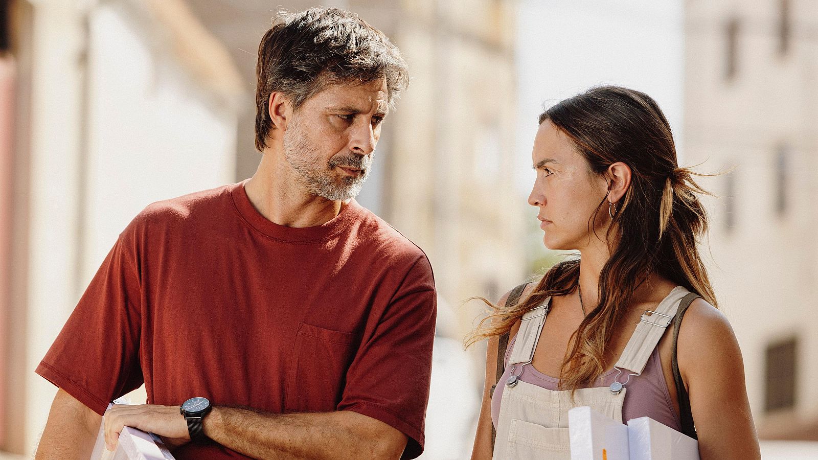 RTVE.es estrena el tráiler de 'La buena suerte', de Gracia Querejeta y con Hugo Silva y Megan Montaner
