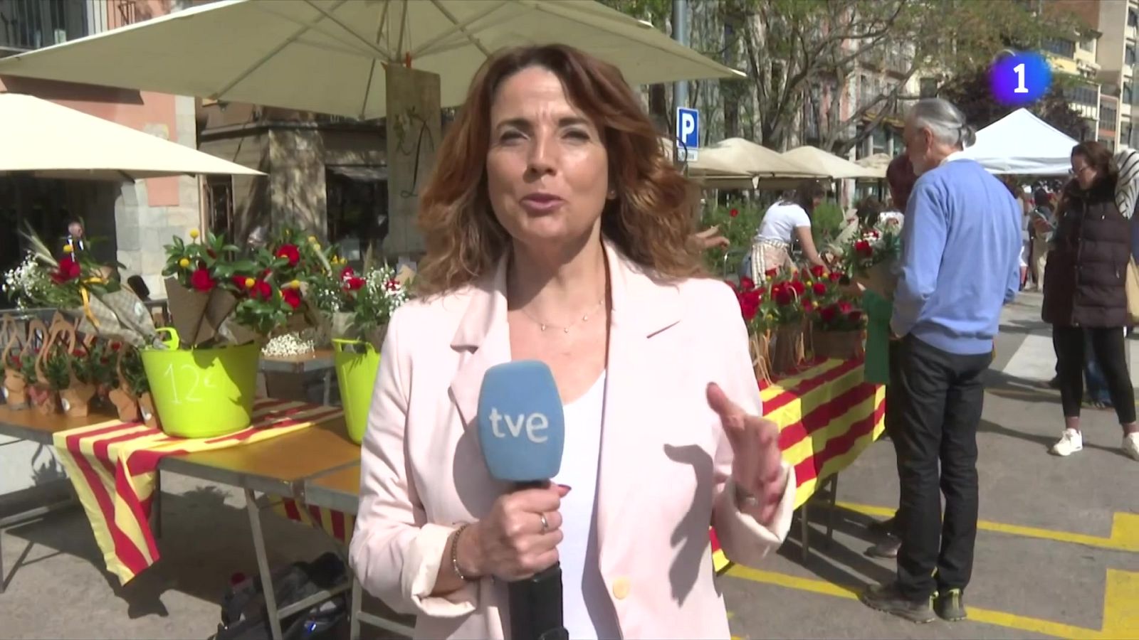 Girona celebra Sant Jordi amb 144 parades, música i tradició - L'Informatiu | Veure