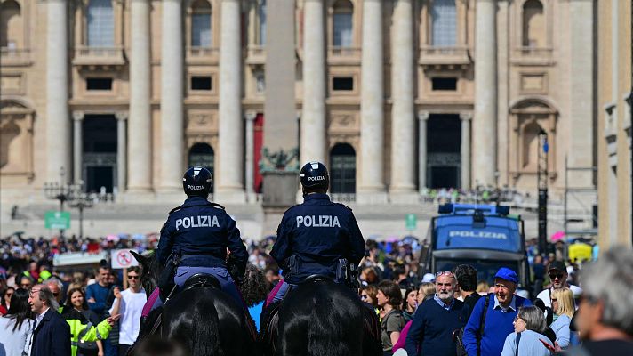 Telediario 2 - Roma se blinda con más de 6.000 efectivos para garantizar la seguridad en el funeral del papa Francisco