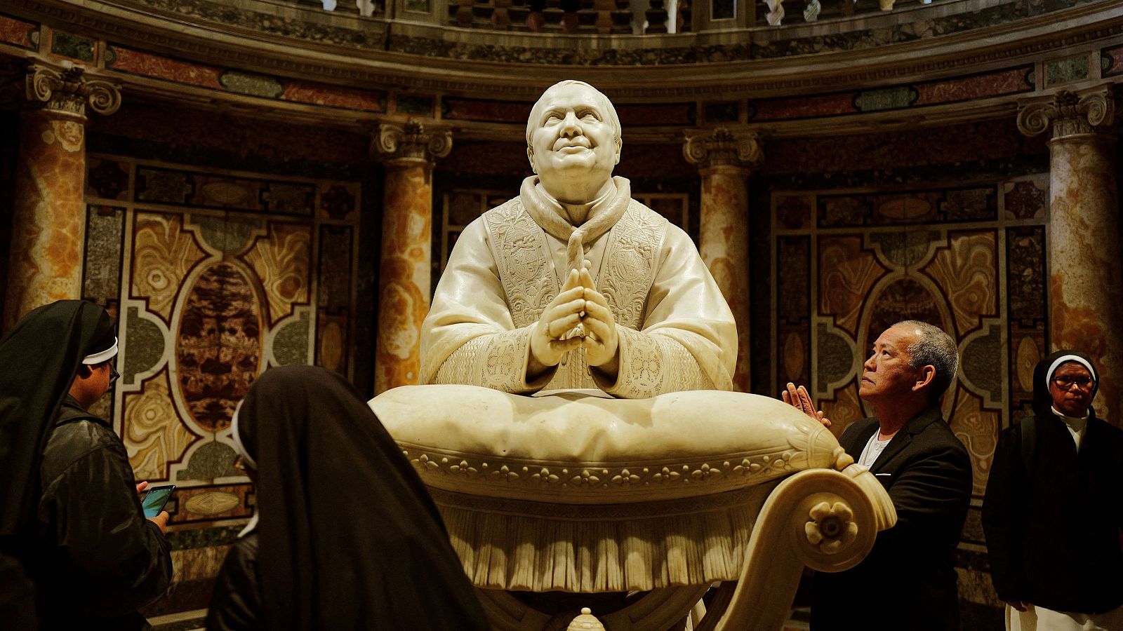 ¿Quién será el nuevo papa? Las apuestas se suceden por todo el mundo | Ver