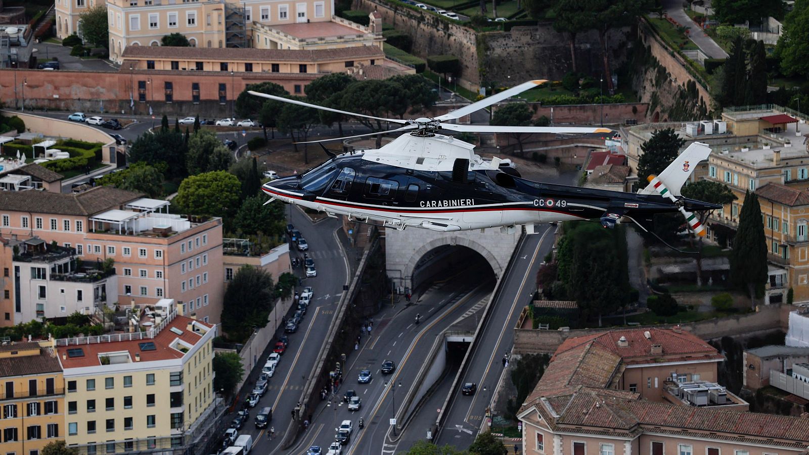 Roma se blinda por tierra, mar y aire de cara al funeral del papa | Ver