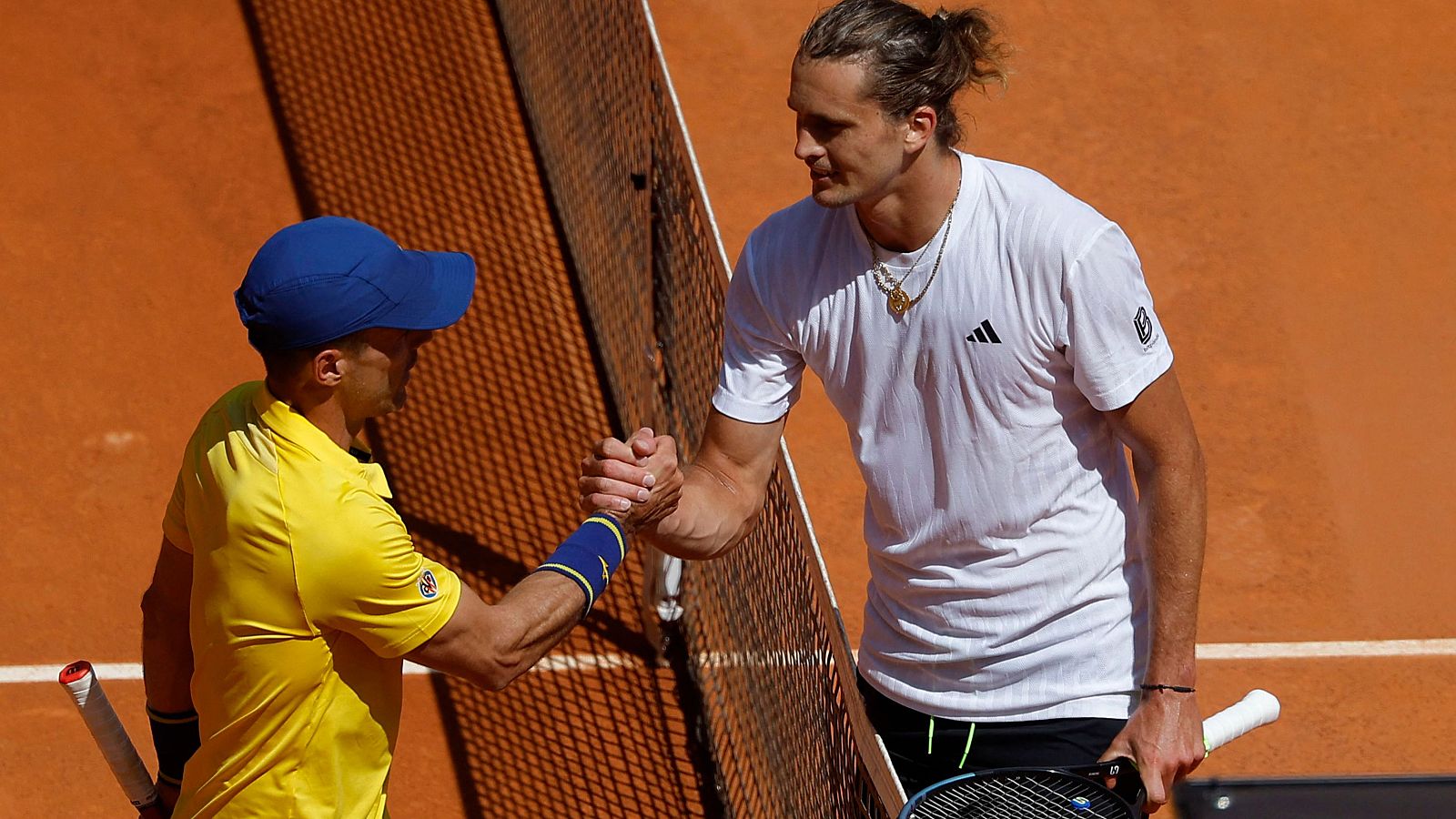 Zverev despide por la vía rápida a Bautista de la arcilla de Madrid - Tenis | Ver