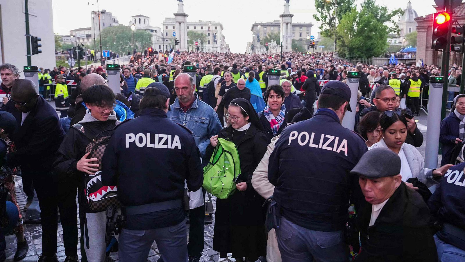Gran despliegue de seguridad para el funeral del papa Francisco - Fin de semana 24h | Ver