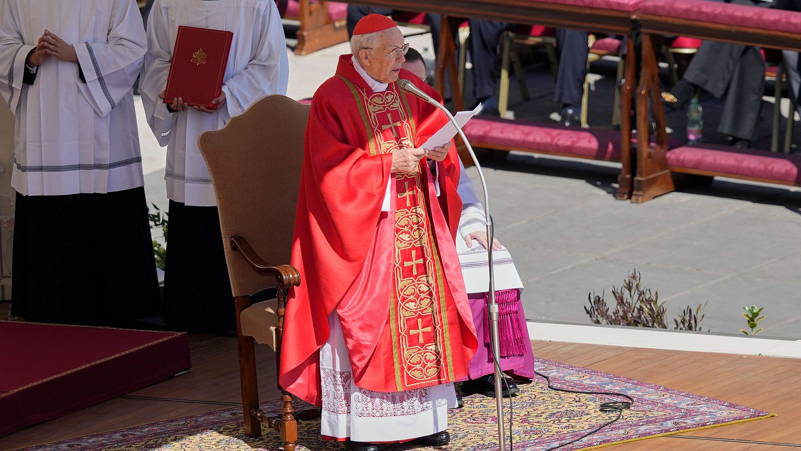Funeral papa Francisco: Giovanni Battista Re lee la homilía - Especiales informativos | Ver