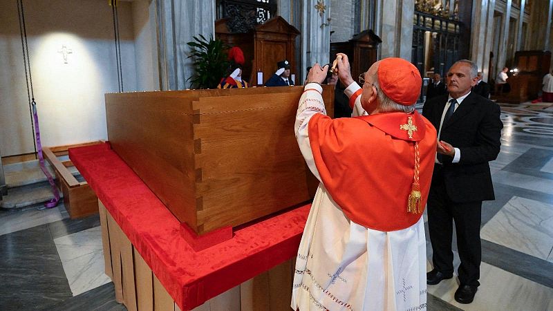 Primeras imágenes del entierro del papa Francisco en Santa María la Mayor
