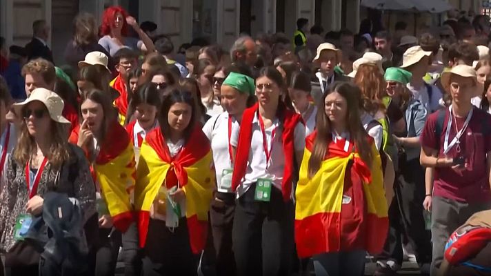 Telediario Fin de Semana - Cientos de españoles viajan por mar, tierra y aire al funeral del papa Francisco