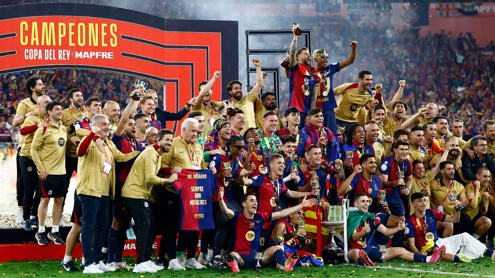 El Barcelona levanta la Copa del Rey en La Cartuja