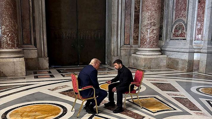 La foto entre Trump y Zelenski, "el último logro del papa Francisco"