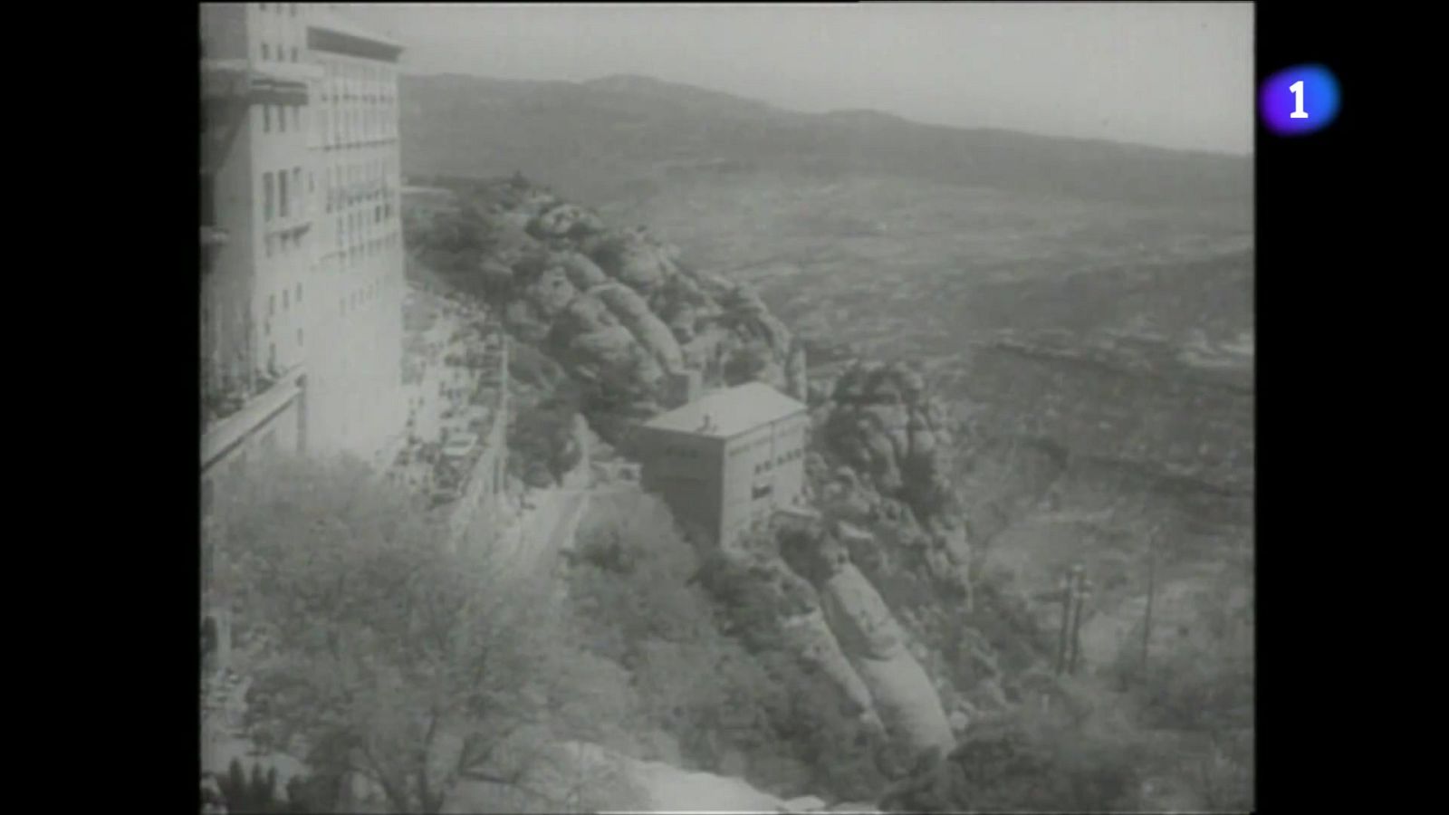 Montserrat viu un moment històric només viscut al 47 i el 97 - L'Informatiu | Veure