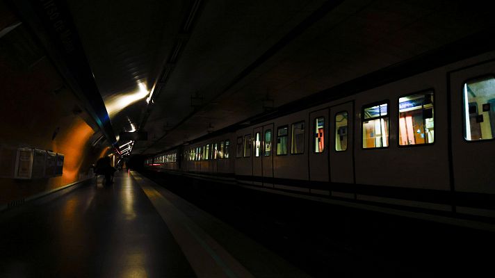 Retrasos en aeropuertos y tráfico ferroviario interrumpido por el apagón