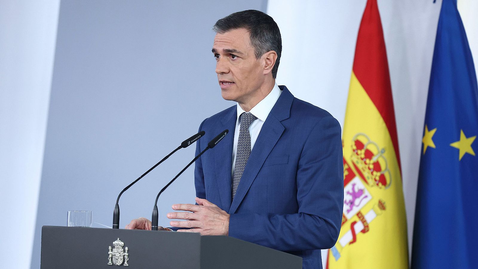 Sánchez pide a los empleados "priorizar su seguridad" a la hora de acudir a sus centros de trabajo