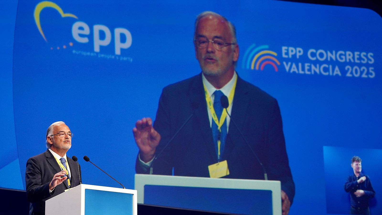 Feijóo aplaza su participación en el congreso del PPE por el apagón masivo - Telediario 1 | Ver