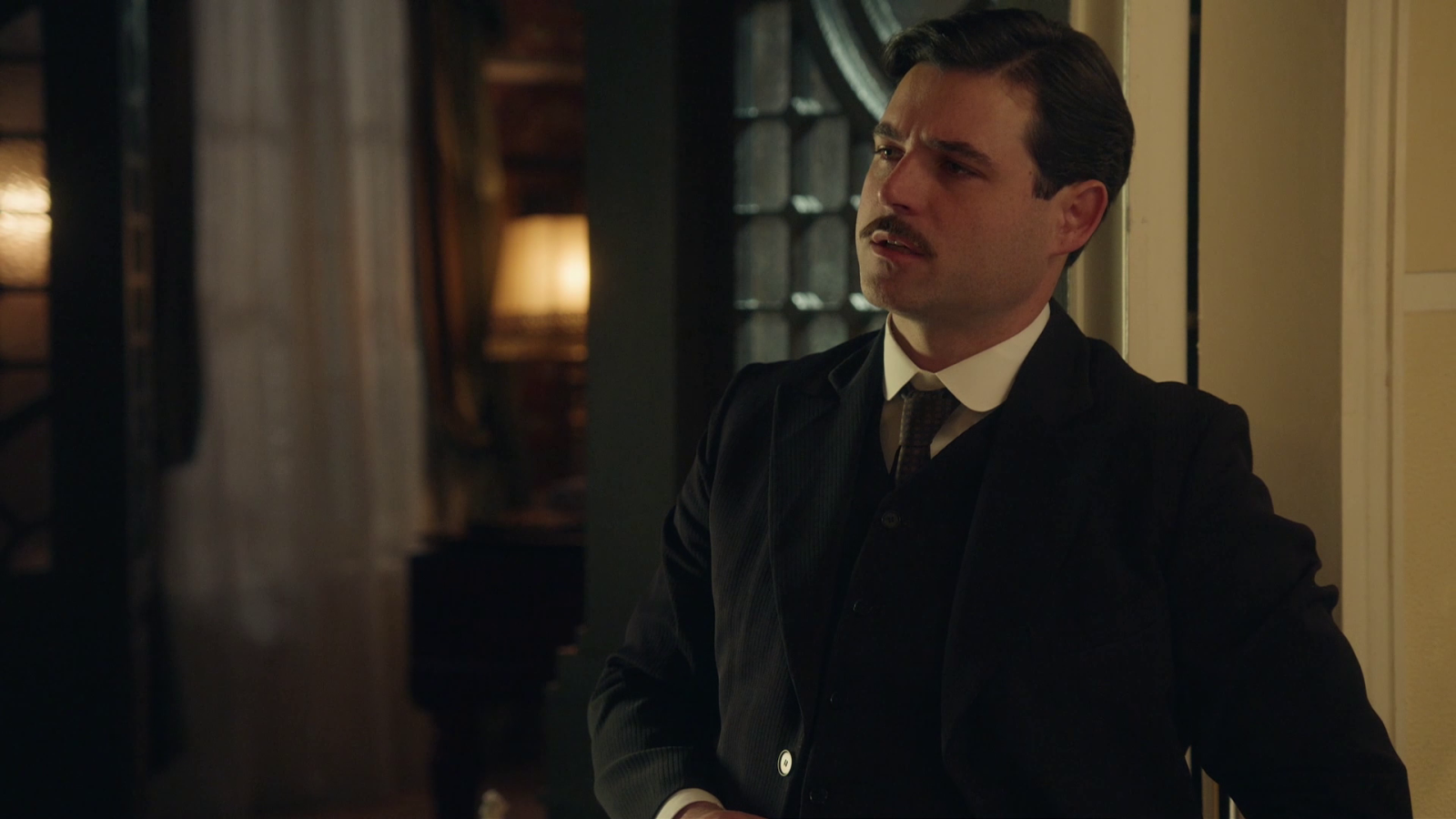 La Promesa - El reproche de Manuel a su padre por Jana - La promesa | Ver