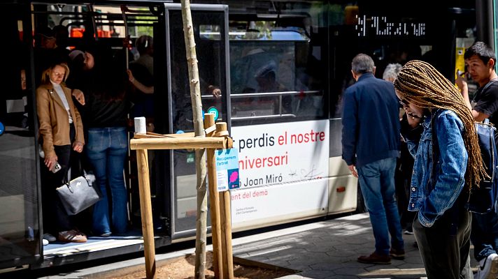 Confusión y largas esperas en las estaciones de tren debido al apagón