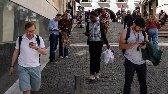 Telediario 1 - Las empresas reanudan sus servicios a lo largo de este martes
