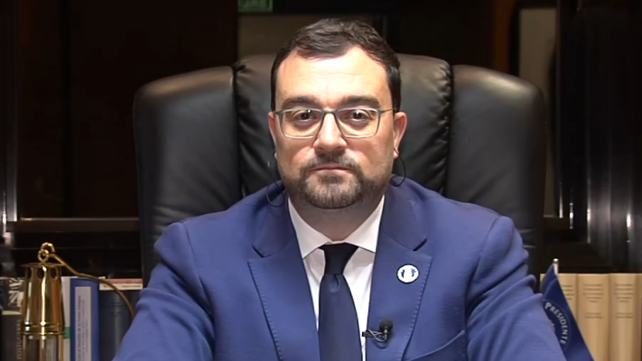 Informativo 24h - Adrián Barbón, presidente de Asturias: "Ayer no solo se cortó la electricidad, se cayó nuestro mundo"
