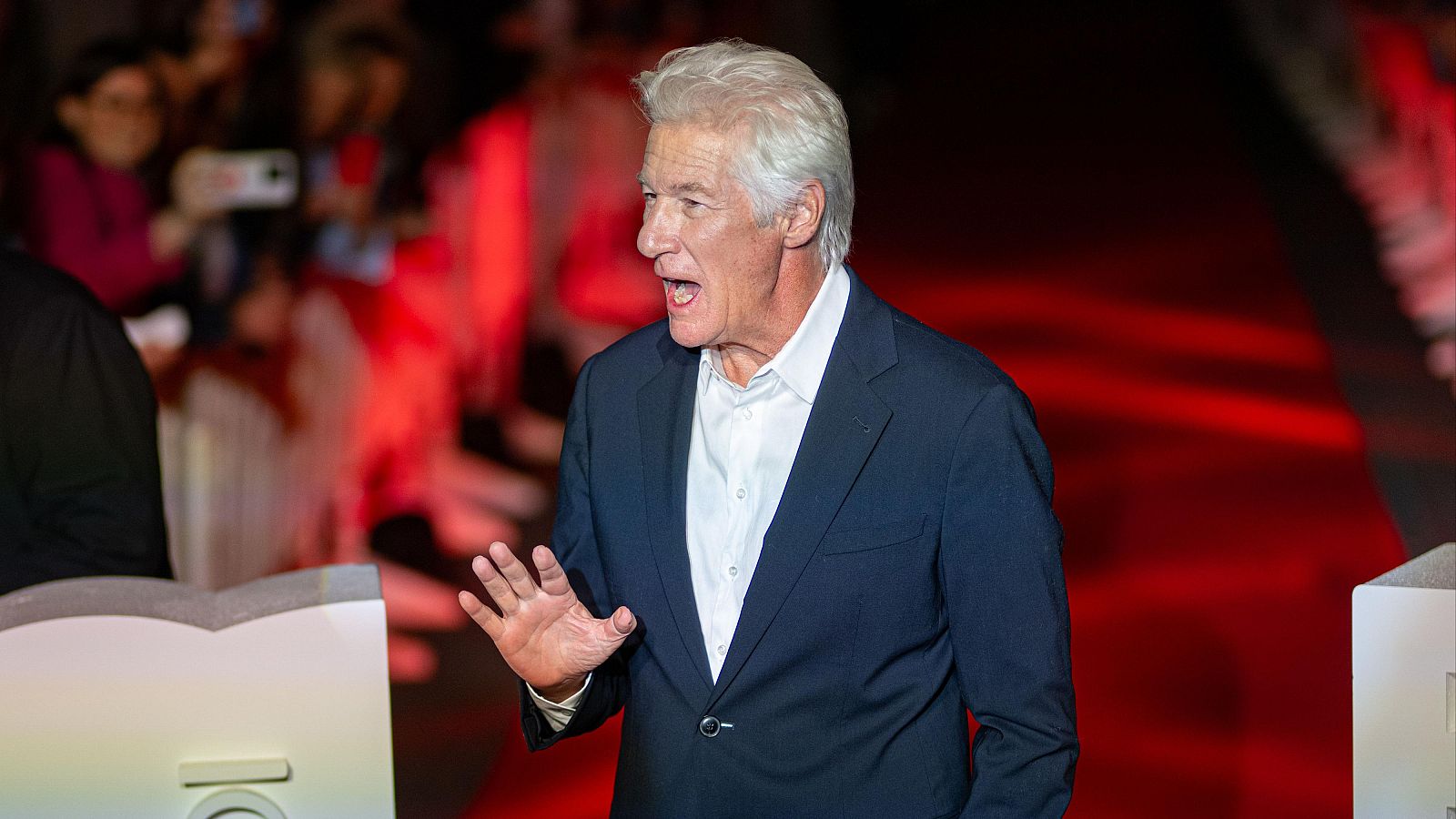 Richard Gere presenta un documental en el Barcelona Film Fest - Telediario 1 | Ver