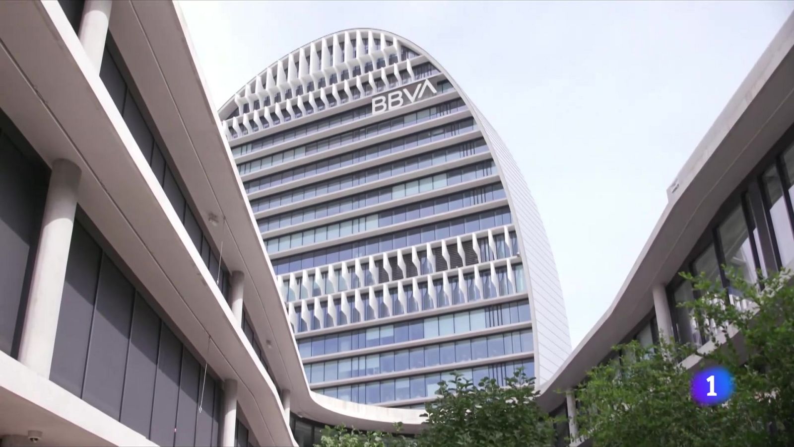 La CNMC aprova l'adquisició per unanimitat, però amb condicions - L'Informatiu | Veure