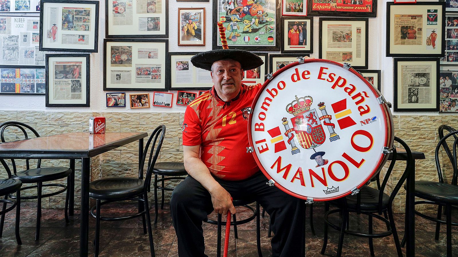 Muere Manolo 'el del bombo', el seguidor más popular de la selección española