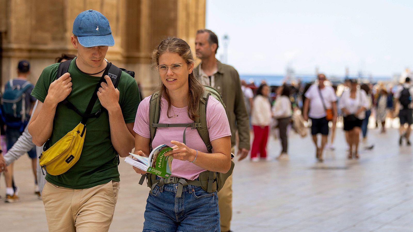 Muchas personas optan por viajar en este puente de mayo | Ver