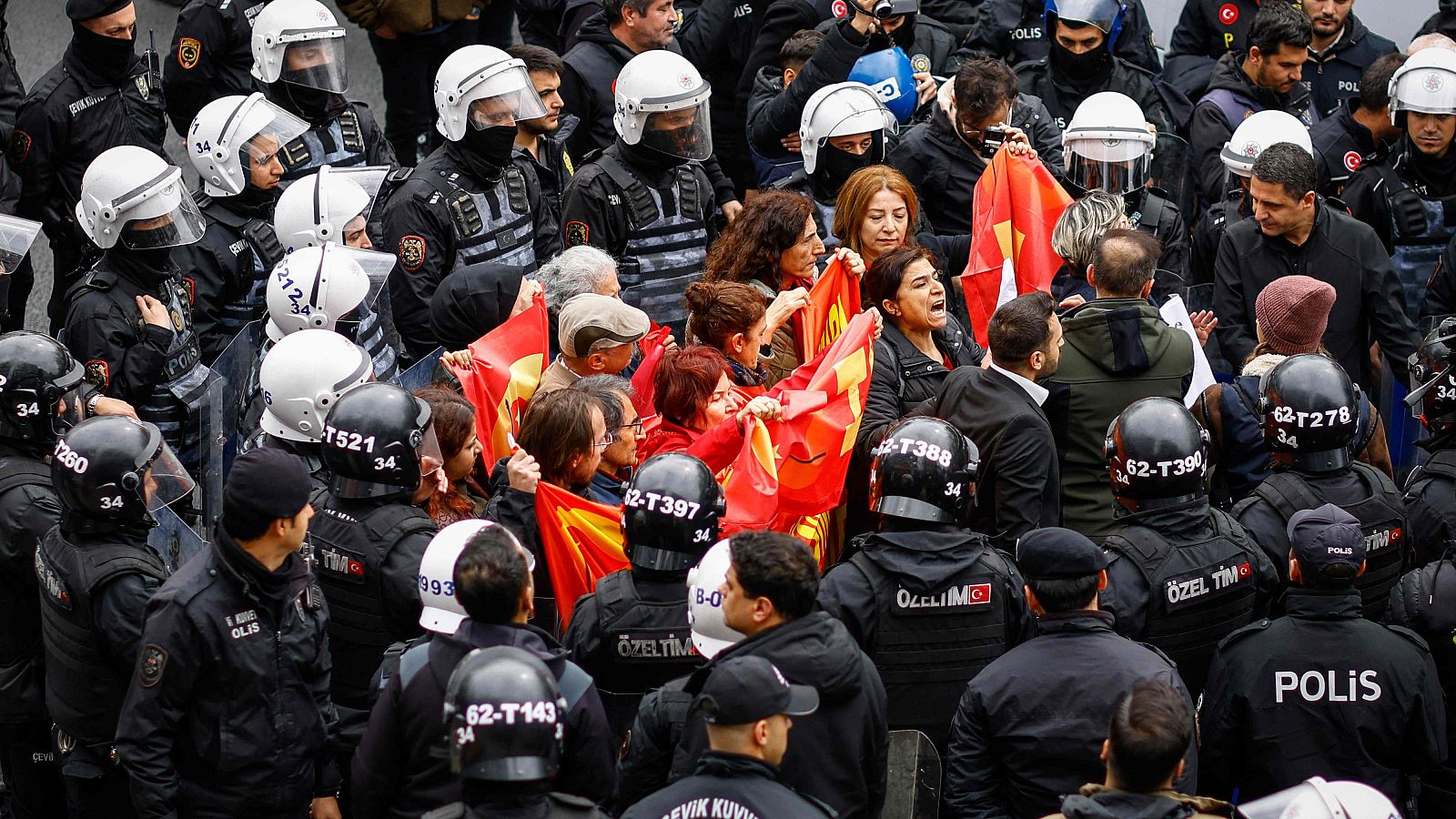 1 de mayo en Estambul: al menos 400 detenidos por manifestarse | Ver