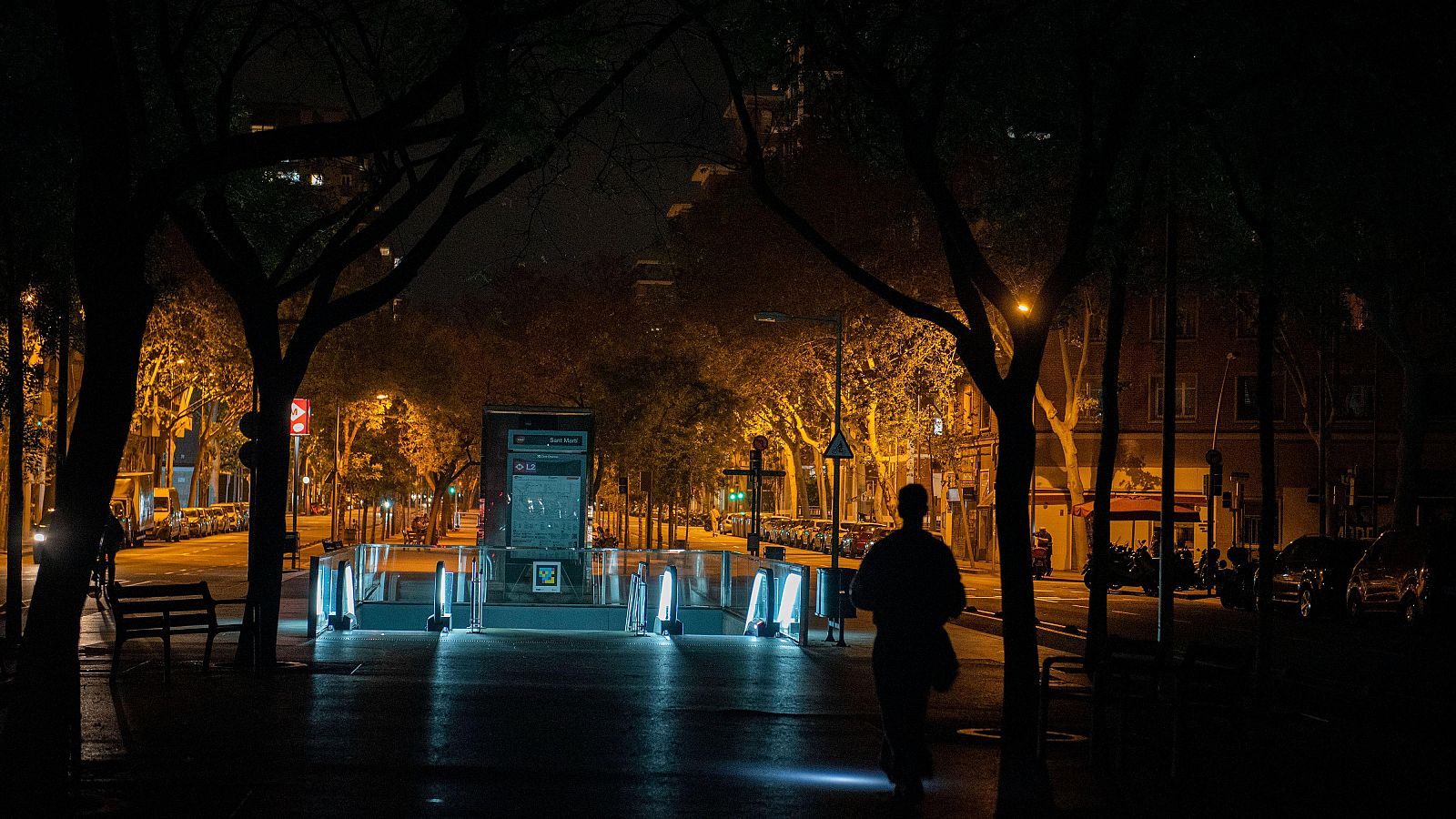Héroes del apagón: cuando la luz se fue, llegó la solidaridad - Telediario 1 | Ver