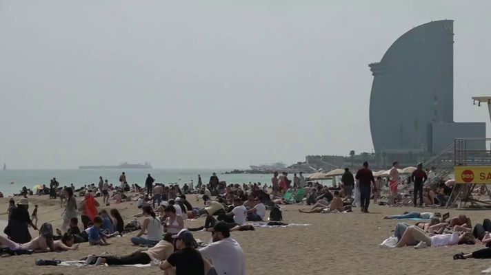 Telediario 1 - El auge de las tasas turísticas: "España va camino de los 100 millones de turistas"