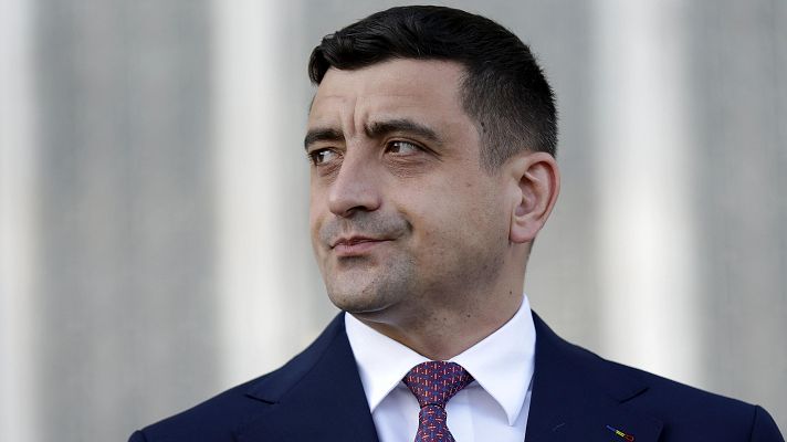 Telediario 1 - El candidato ultra George Simion gana la primera vuelta de las elecciones presidenciales de Rumanía