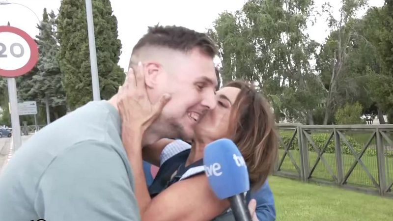 La Familia de la Tele - Pradín Express - La familia de la tele | Ver