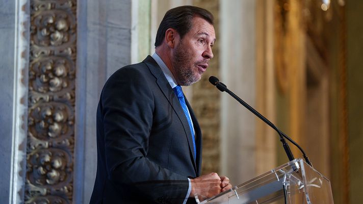 Telediario 1 - El tráfico ferroviario recupera la normalidad y Puente aclara que "no hay que descartar el robo"