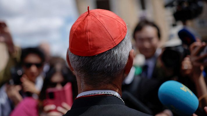 Telediario 1 - Simbología religiosa: así son los preparativos para el cónclave