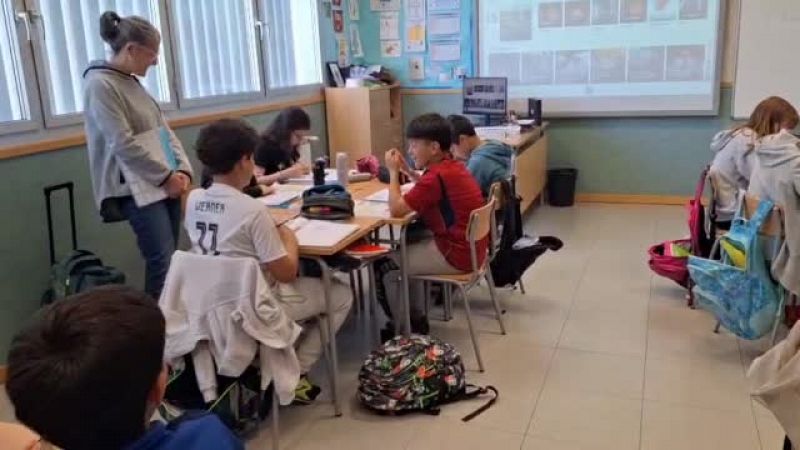 VÍDEO: El alumnado del CPI Julio Verne en Zaragoza vive la emisión de su informativo en directo - Info 5 Todo Noticias | Ver