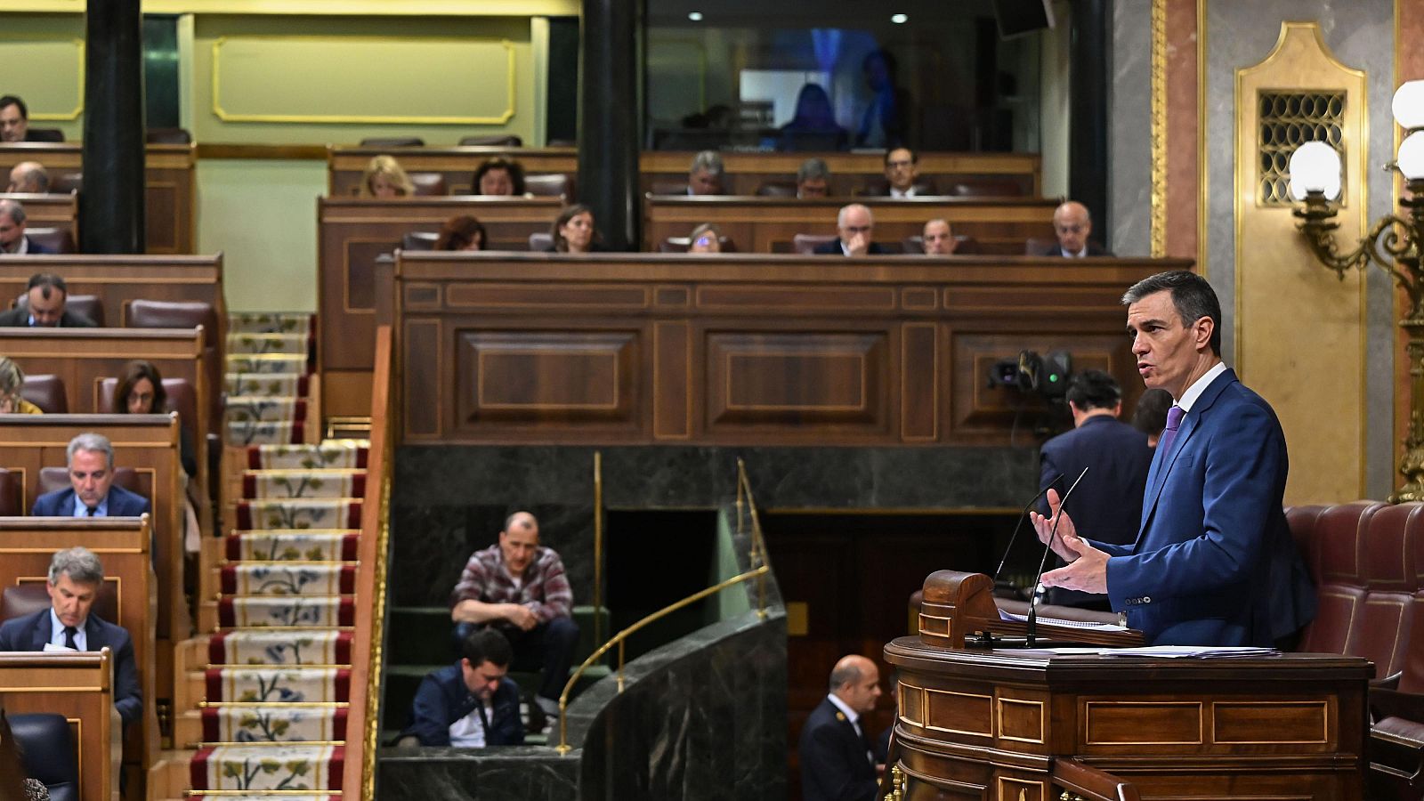 División entre el Gobierno y sus socios por el aumento del gasto en defensa - Telediario 1 | Ver