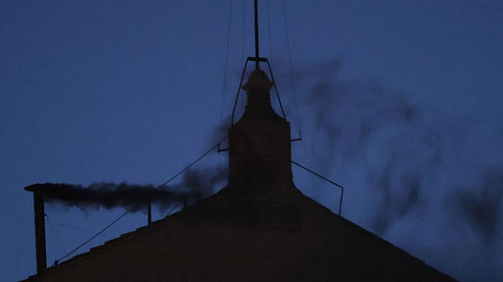 La primera fumata del cónclave es negra | Ver