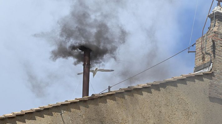 Informativo 24h - La tercera votación del cónclave termina con fumata negra