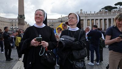 Las superioras de órdenes femeninas se reúnen en Roma en el segundo día de cónclave