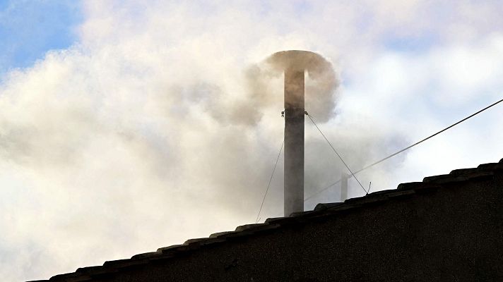 L'altaveu - Fumata blanca al Vaticà