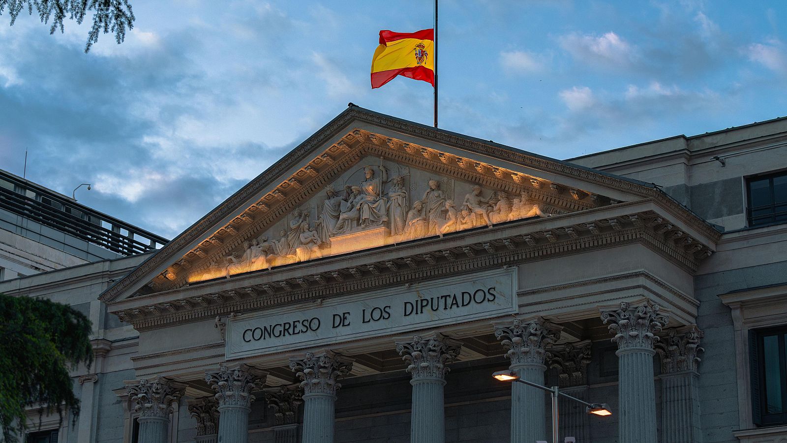 El 80% de la población defiende la democracia como la opción favorita de gobierno | Ver